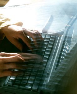 Emigranci uwięzieni w sieci