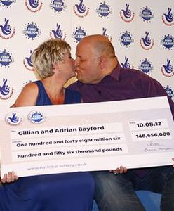 Wygrali 190 mln euro i pozowali w błysku fleszy