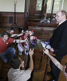 Rokita: zomowcy w "Wujku" mieli strzelać