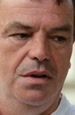 Neil Jordan potrącony przez autobus