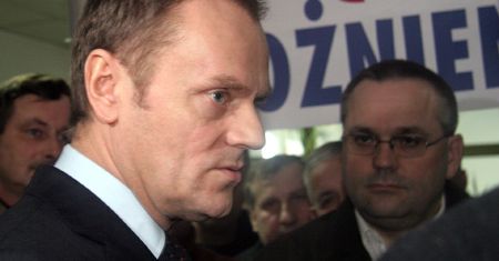 Rząd Tuska na "trzy z dwoma minusami"
