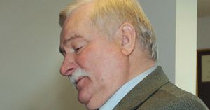 "Atak na Wałęsę to skandal"