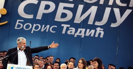 Prounijna koalicja prowadzi w wyborach w Serbii