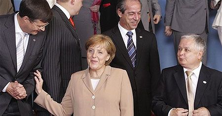 Merkel: zwołać konferencję ws. traktatu bez Polski