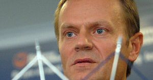 Tusk: ekipa Kaczyńskich nie popisała się