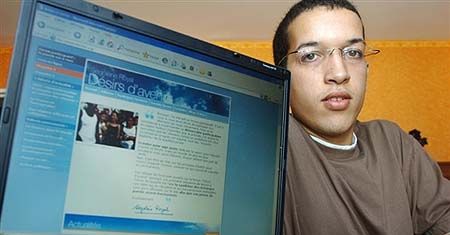 Laptopy z Internetem dla uczniów obiecuje PO