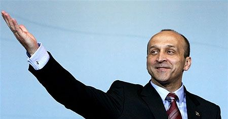 Marcinkiewicz prowadzi w pierwszej turze wyborów