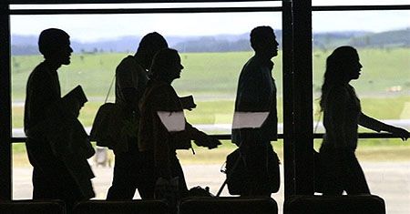 Inspektorzy z "bombami" przeszli przez kontrolę