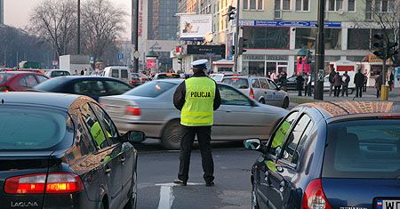 Policjanci będą zarabiać 522 zł więcej