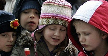 Chcesz mieć zdolne dziecko? Ucz je języka migowego
