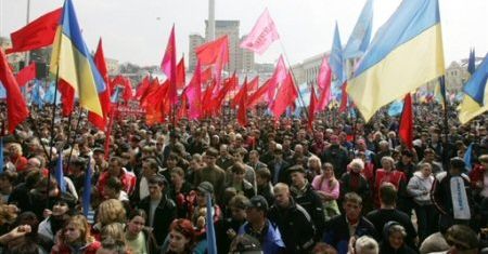 Zwolennicy Janukowycza zablokowali kancelarię Juszczenki