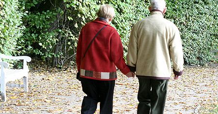 Polskie społeczeństwo kurczy się i starzeje