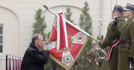 Bogdan Klich przejął obowiązki w MON