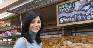 Klientka walczy z Biedronką o cenę bułki