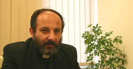 Grożą ks. Isakowiczowi-Zaleskiemu: "póki co żyje..."