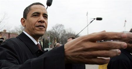 Barack Obama kaja się i stawia