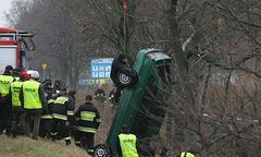 MSWiA: policjanci odwozili tylko Serafina