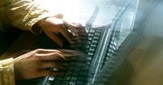Licealiści wyłudzili przez Internet 70 tys. zł