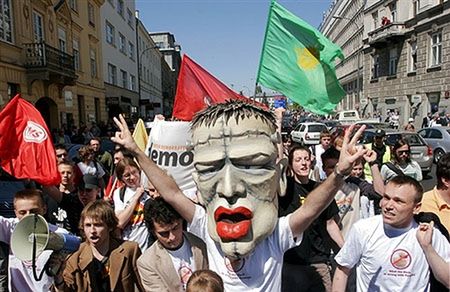 11 tys. osób zaprotestuje przeciwko Giertychowi