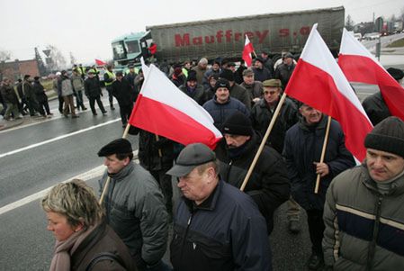 Rolnicy blokują drogę krajową Warszawa-Wrocław