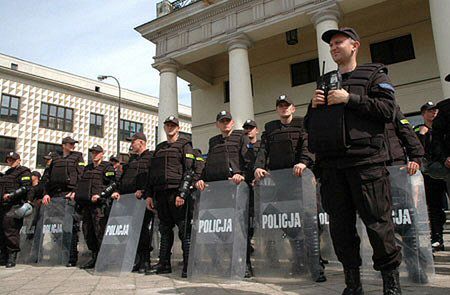 Stołeczni policjanci przygotowują się do Euro za granicą