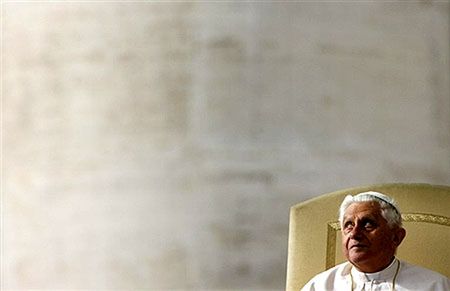 Papież potępił zamach na libańskiego ministra