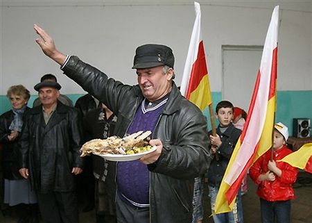 Rozpoczęło się referendum ws. niepodległości Osetii Płd.