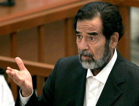 Wznowiono proces Saddama, obrońca straszy wojną domową