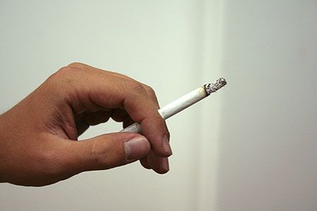 Francja waha się z wprowadzeniem zakazu palenia