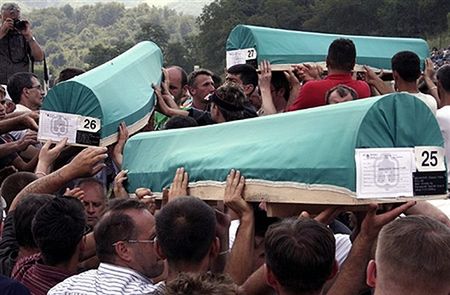 Ekshumacja 733 ofiar masakry w Srebrenicy