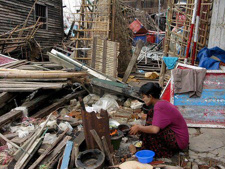 Bilans cyklonu w Birmie: 43318 ofiar śmiertlenych