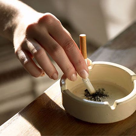 Kolejny kraj wprowadził zakaz palenia w barach