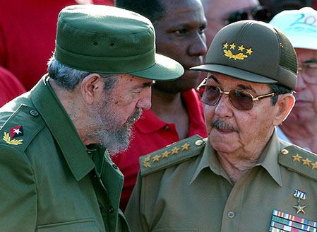 "Komunizm przetrwa dymisję Fidela Castro"