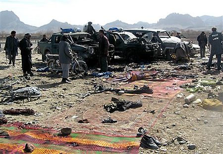 Krwawy zamach w Afganistanie, 80 zabitych