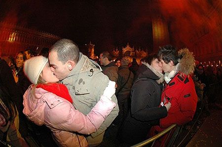 90 tys. osób całowało się o północy w Wenecji