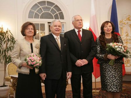 Robocza kolacja prezydentów Kaczyńskiego i Klausa