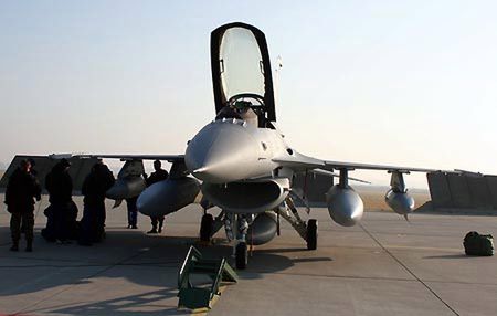Do Polski przyleciały cztery kolejne samoloty F-16