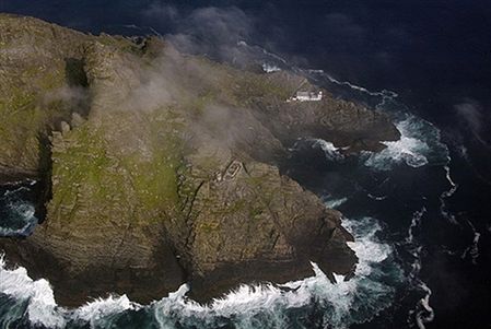 Polak utonął w wyniku upadku ze skały w Irlandii