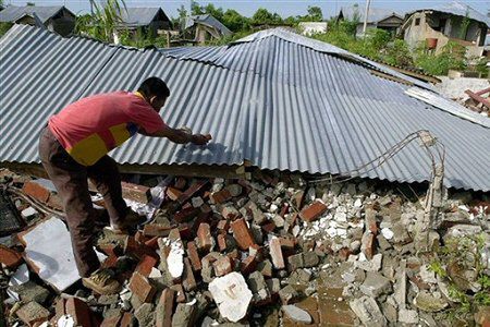 Dziesięć osób zginęło na skutek trzęsienia ziemi