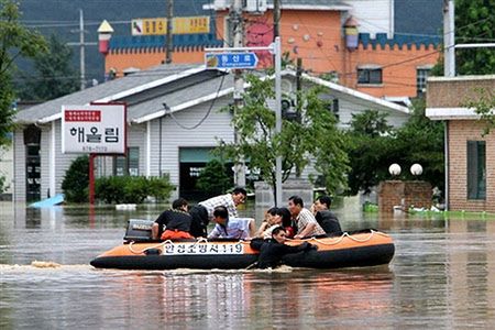 Tragiczne skutki ulewy i powodzi w Korei Płn.