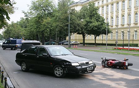 Rządowa lancia zderzyła się z motocyklem