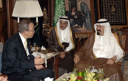 Arabia Saudyjska gotowa sprowadzić ceny ropy do "właściwego" poziomu
