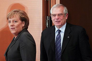 Borrell popiera Merkel w sprawie konstytucji UE