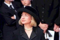 Hillary Clinton w muzeum seksu