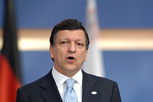 Barroso wspiera demokratyczne dążenia Białorusinów