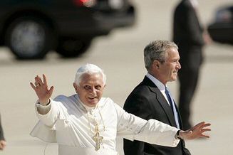 Bush widzi Boga w oczach papieża