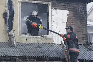 1 ofiara pożaru kanałów ciepłowniczych w Warszawie