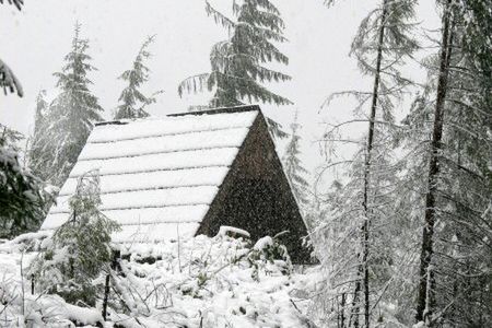 W Tatrach cały czas sypie śnieg