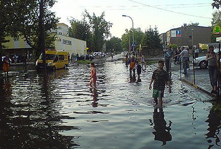 Łódź znowu zalana - potężna ulewa sparaliżowała miasto