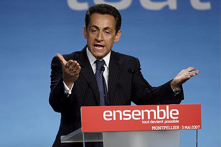 Nicolas Sarkozy - faworyt drugiej tury wyborów we Francji